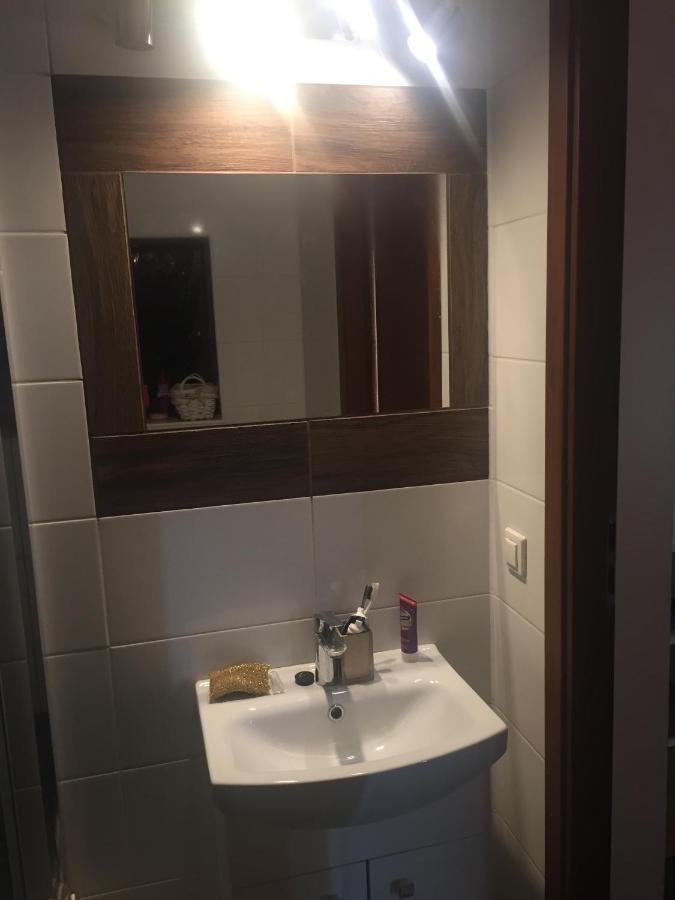 samodzielny pokój w wygodnym domu z parkingiem Apartamento Piaseczno  Exterior foto