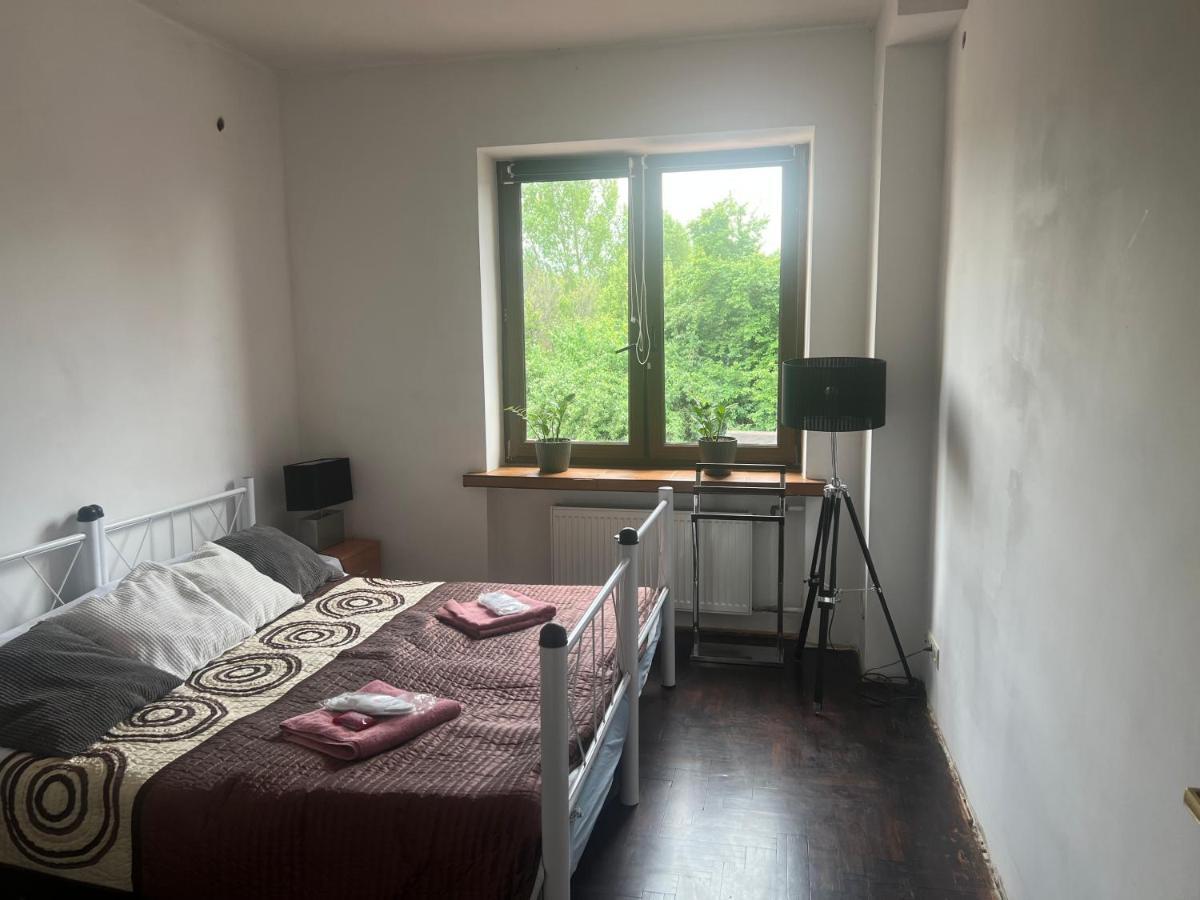 samodzielny pokój w wygodnym domu z parkingiem Apartamento Piaseczno  Exterior foto