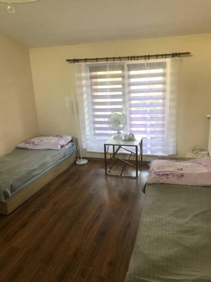 samodzielny pokój w wygodnym domu z parkingiem Apartamento Piaseczno  Exterior foto